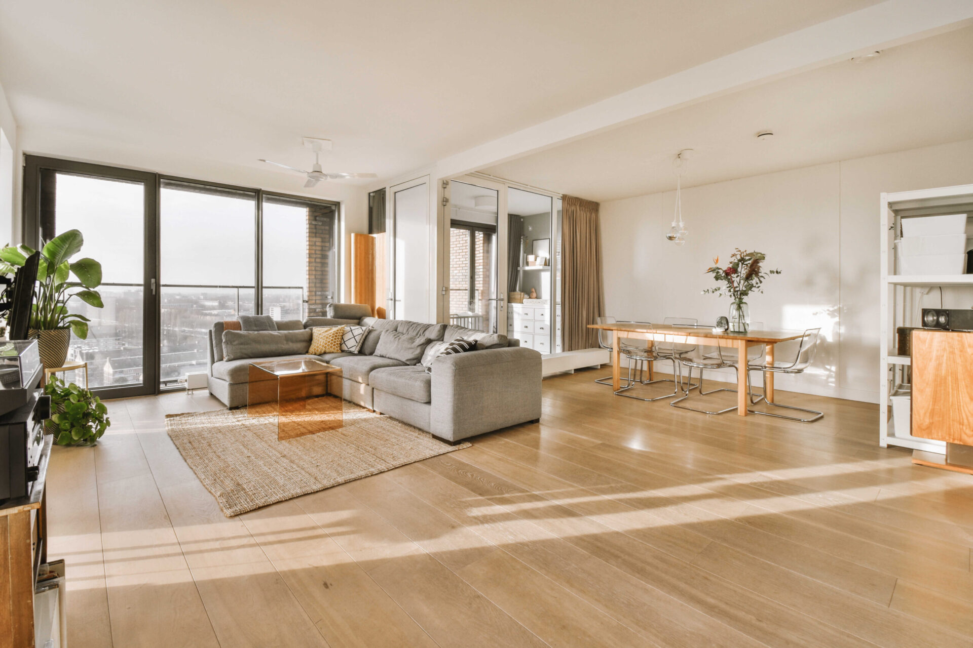 LVT vinylové podlahy lepené